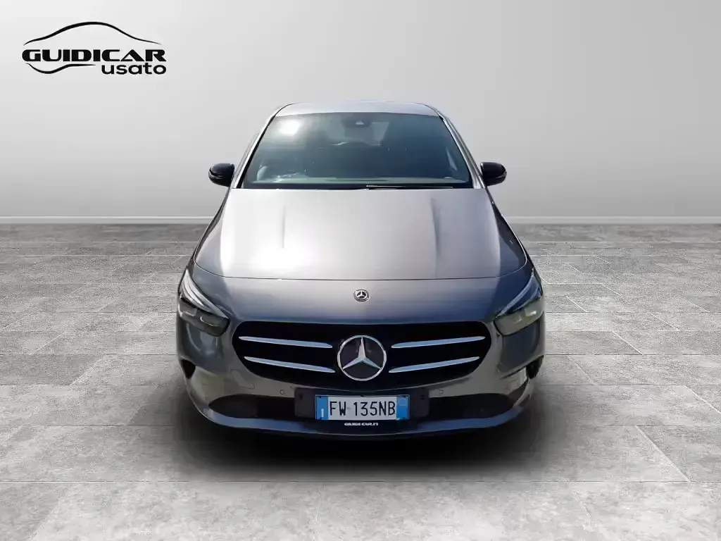 Usata Mercedes B180 136 CV (100 kW) 2019 Grigio Utilitaria