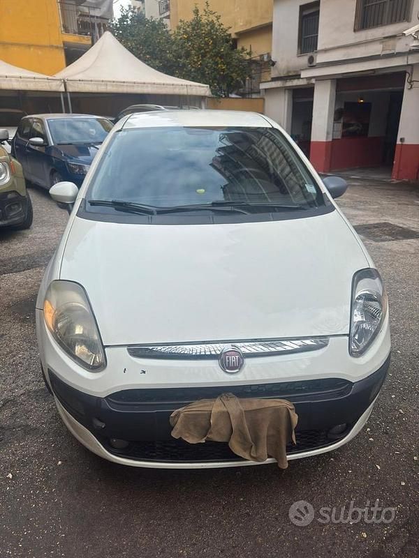 Usata Fiat Punto Evo 77 CV (56 kW) 2012 Bianco Utilitaria