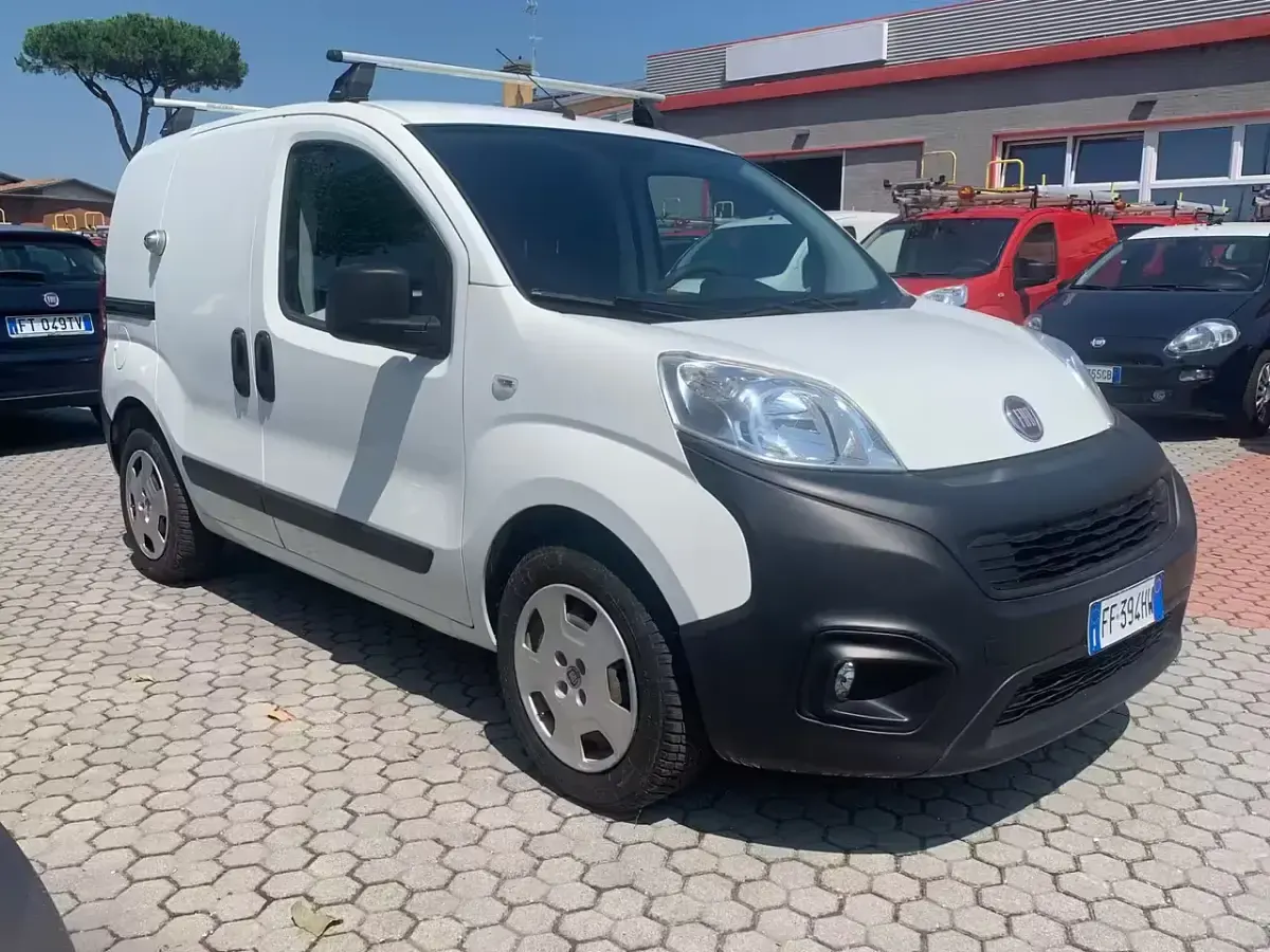 Usata Fiat Fiorino 80 CV (58 kW) 2018 Bianco Monovolume