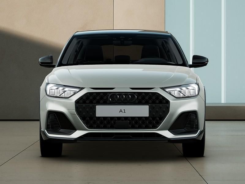 Nuova Audi A1 Ambiente 116 CV (85 kW) 2026 Argento cavo metallizzato nero mito meta SUV