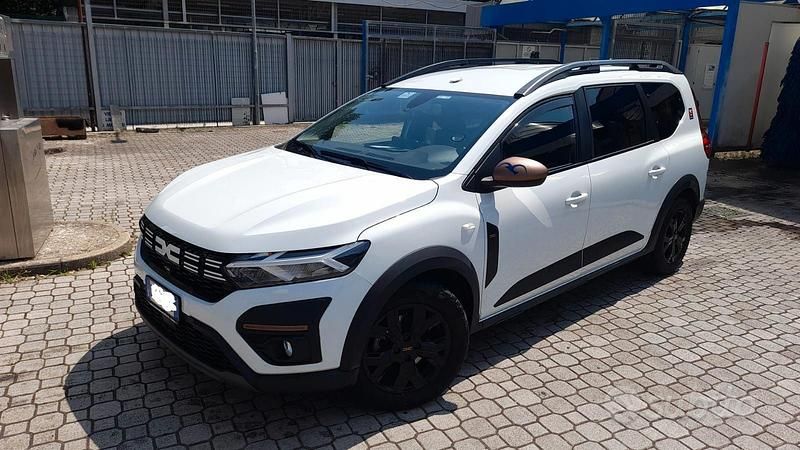 Usata Dacia Jogger 110 CV (80 kW) 2023 Bianco Monovolume