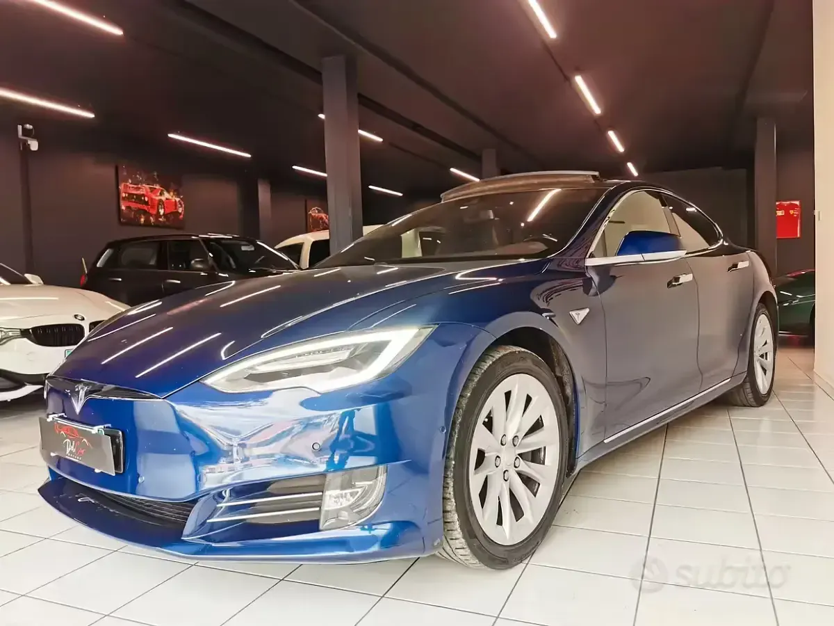 Usata Tesla Model S 158 kW (215 CV) 2016 Blu Utilitaria