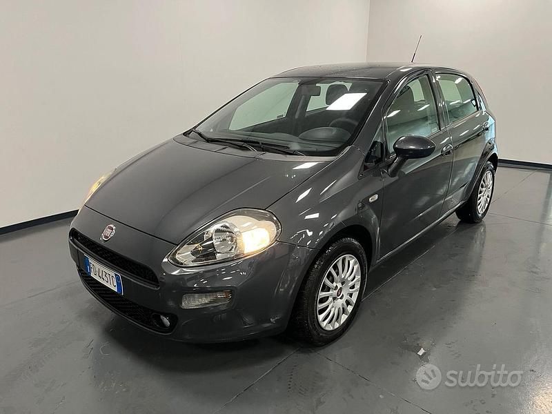Usata Fiat Punto Lounge 78 CV (57 kW) 2016 Nero Utilitaria