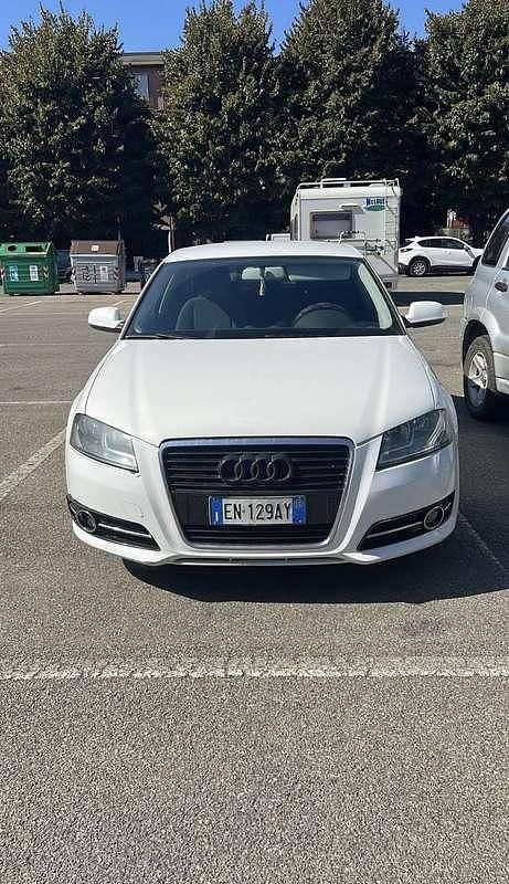 Usata 2012 Audi A3 Young Tre volumi | 8500 € (Cara) - Immagine 1/3