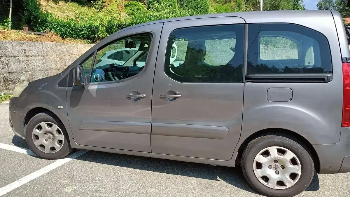 Usata Peugeot TePee Access 92 CV (67 kW) 2011 Grigio Station wagon