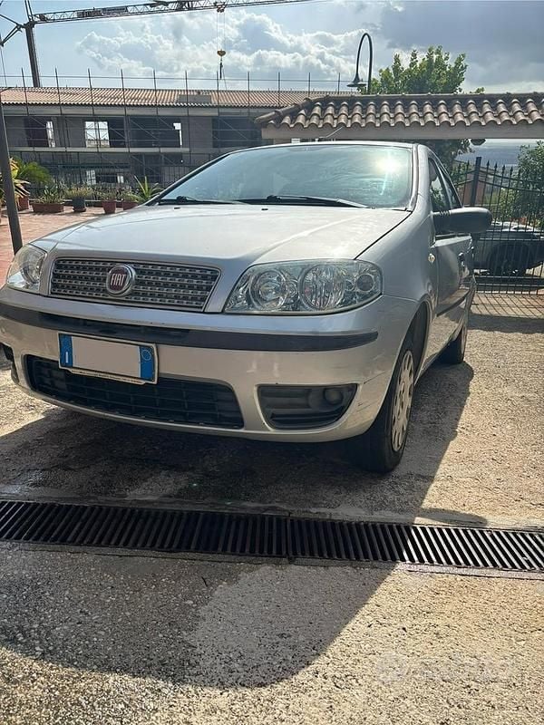 Usata Fiat Punto 60 CV (44 kW) 2008 Grigio Berlina