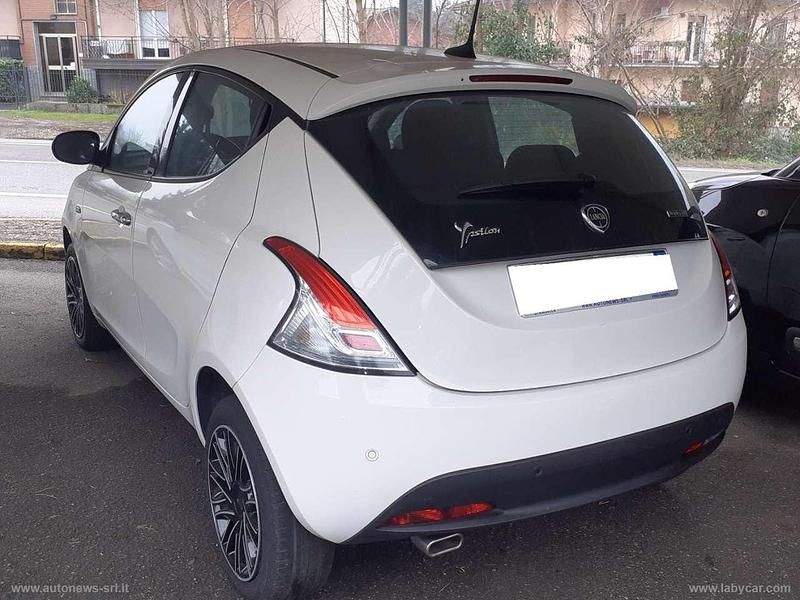 Usata Lancia Ypsilon S 69 CV (50 kW) 2022 Bianco Utilitaria