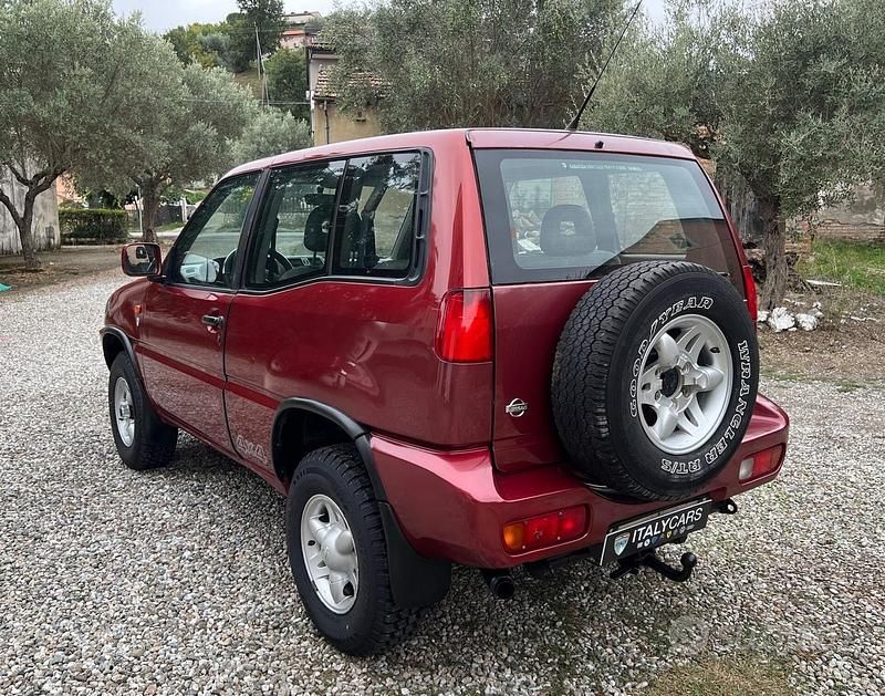 Usata Nissan Terrano SE 100 CV (73 kW) 1996 Rosso SUV
