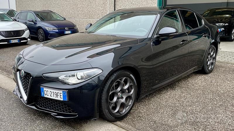 Usata Alfa Romeo Giulia Executive 160 CV (117 kW) 2020 Nero Berlina