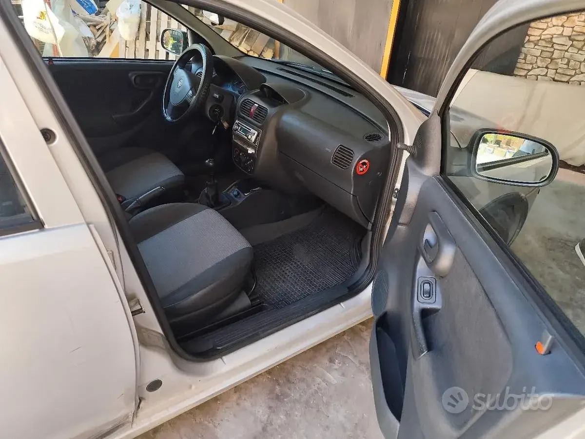 Usata Opel Corsa 60 CV (44 kW) 2006 Grigio Utilitaria