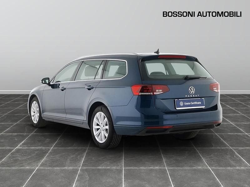 Usata VW Passat Business 150 CV (110 kW) 2023 Blu Station wagon