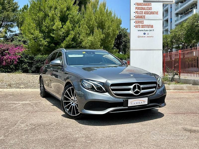 Usata Mercedes E220 Business 194 CV (142 kW) 2019 Grigio Station wagon