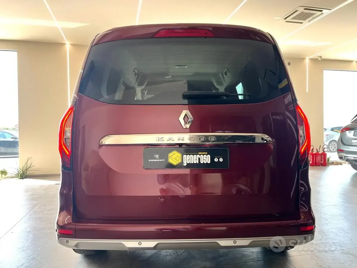 Usata Renault Kangoo Edition One 95 CV (69 kW) 2022 Rosso Monovolume