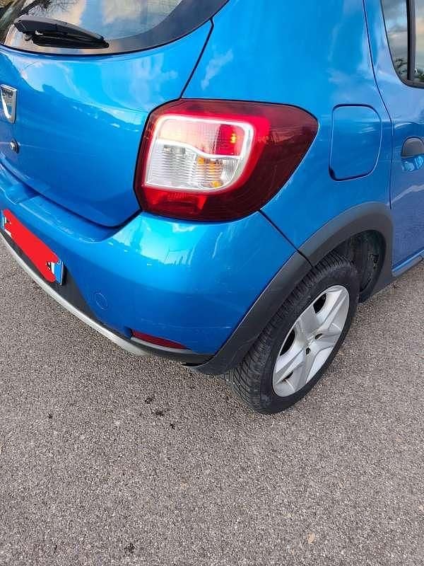 Usata Dacia Sandero Prestige 90 CV (66 kW) 2016 Blu/azzurro SUV