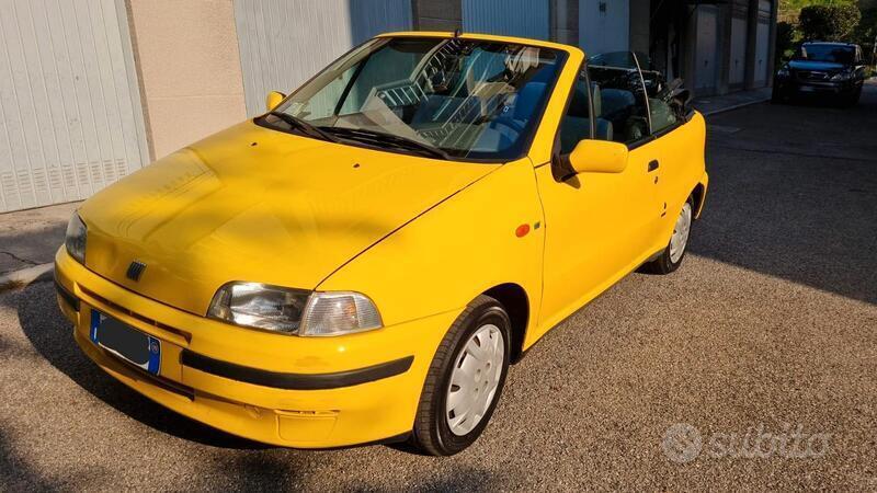 Usato 1999 Fiat Punto Cabriolet 1.2 Benzin 86 CV (4.500 €)