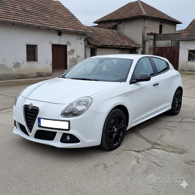 Usata Alfa Romeo Giulietta 120 CV (88 kW) 2018 Bianco Utilitaria