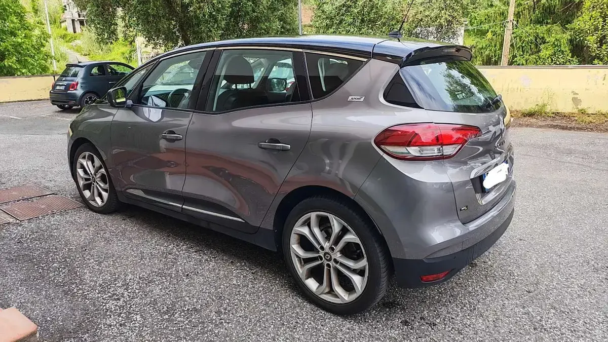Usata Renault Scénic IV 120 CV (88 kW) 2019 Grigio Monovolume