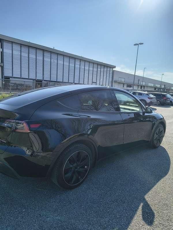 Usata Tesla Model Y 155 kW (211 CV) 2023 SUV