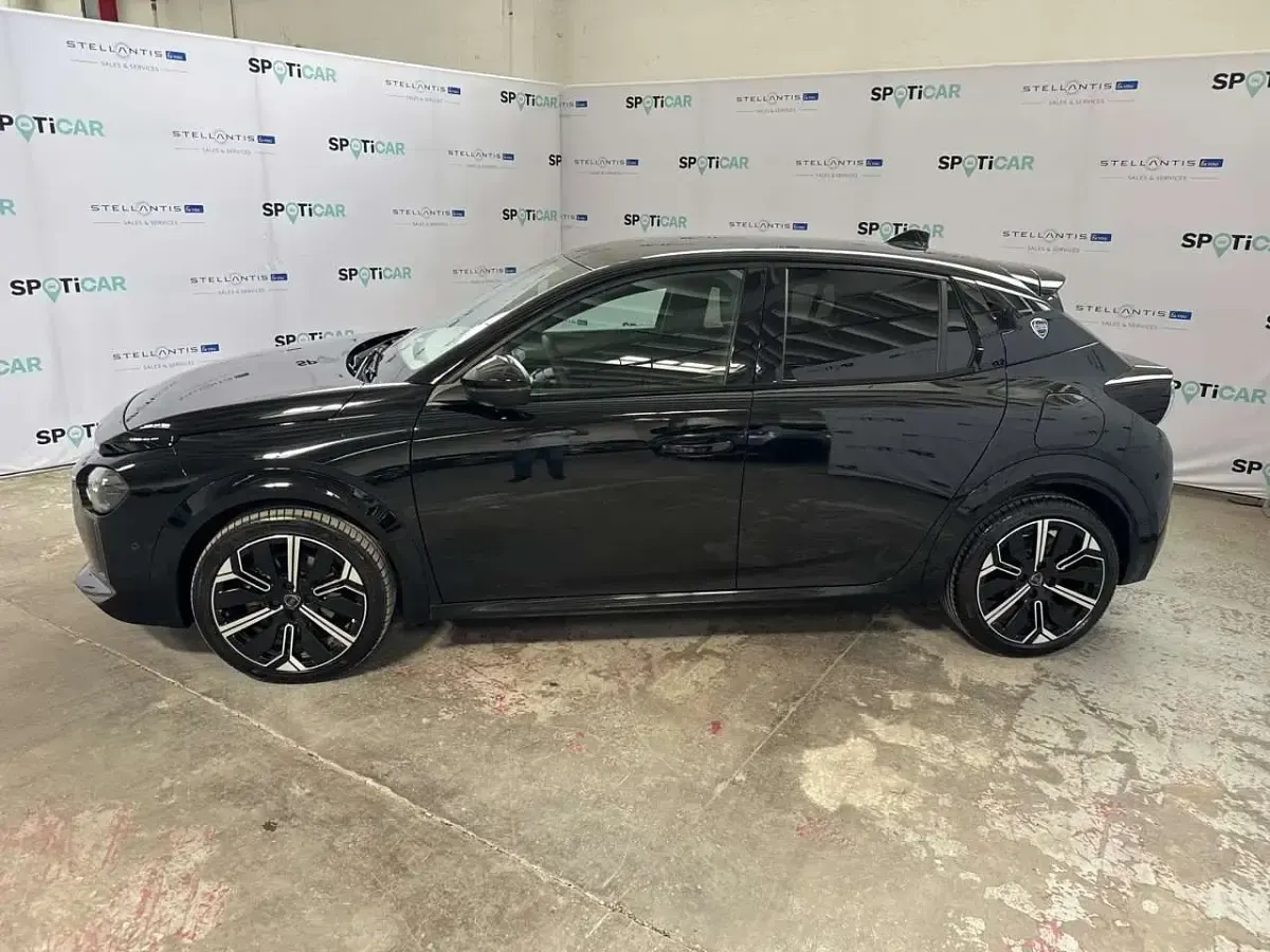 Usata Lancia Ypsilon 101 CV (74 kW) 2025 Nero Utilitaria