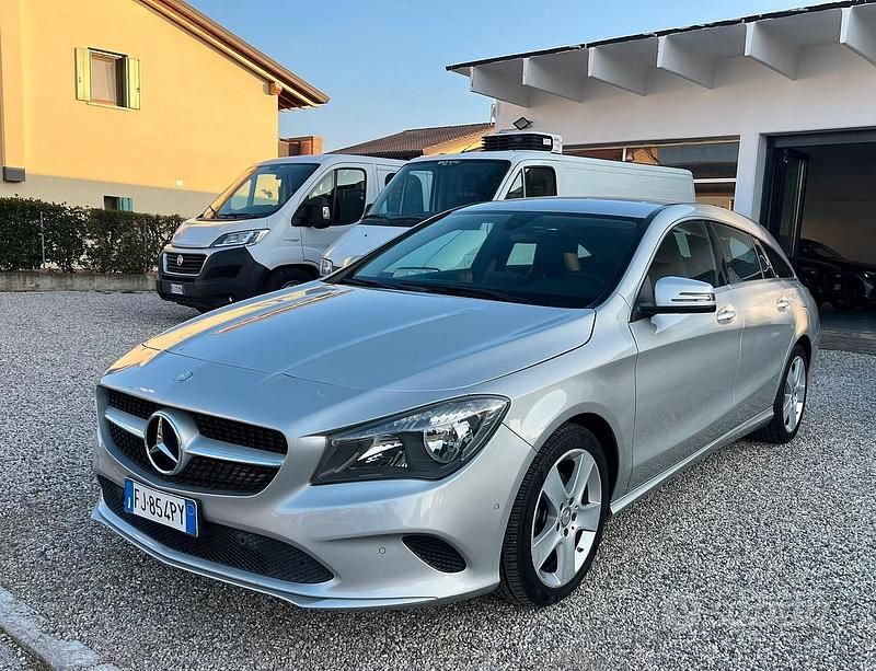 Usata Mercedes CLA180 Premium 109 CV (80 kW) 2017 Grigio Berlina