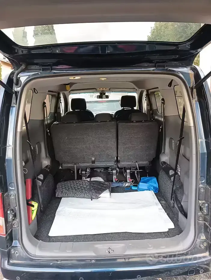 Usata Nissan Evalia 90 CV (66 kW) 2011 Blu Monovolume