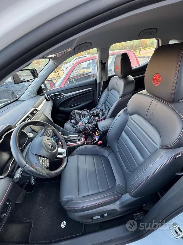 Usata MG ZS 106 CV (77 kW) 2024 Bianco Berlina