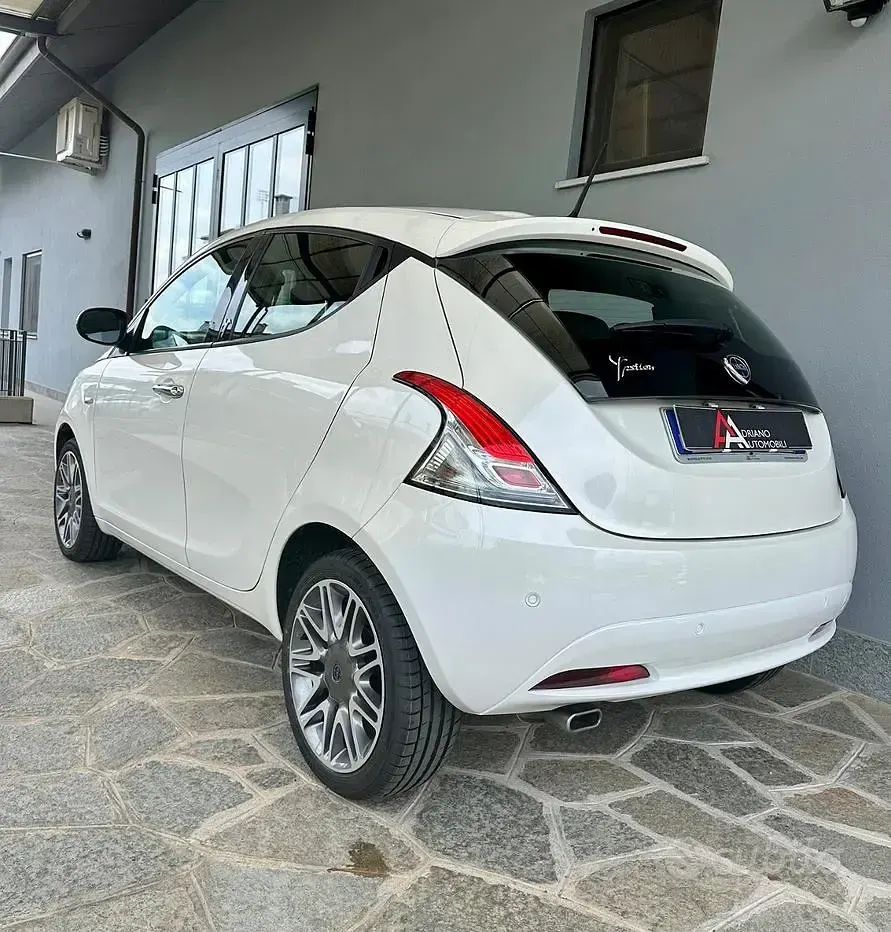Usata Lancia Ypsilon S 95 CV (69 kW) 2017 Bianco Utilitaria