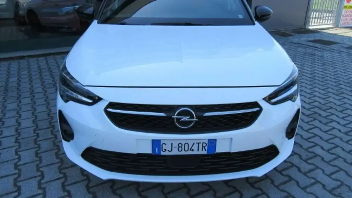 Usata Opel Corsa GS Line 102 CV (75 kW) 2022 Bianco Utilitaria