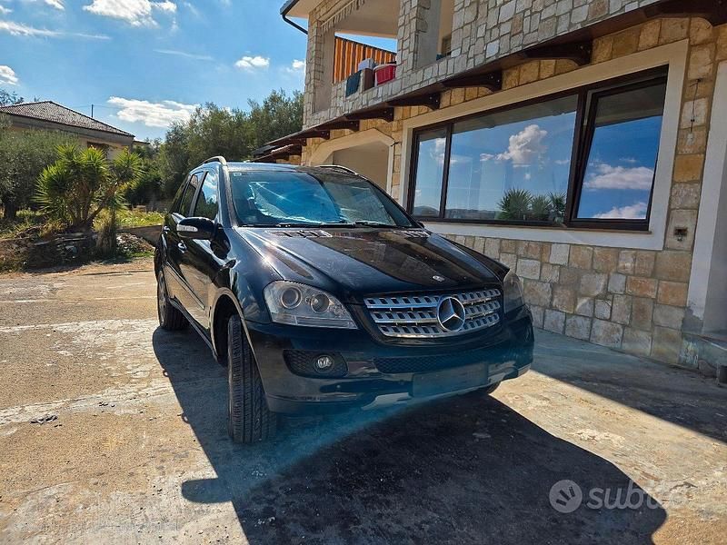 Usata Mercedes ML320 224 CV (164 kW) 2005 Nero SUV