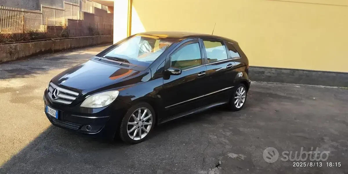 Usata Mercedes B200 140 CV (102 kW) 2007 Nero Monovolume