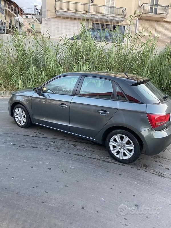 Usata 2012 Audi A1 Due volumi | 5300 € (Ottimo prezzo) - Immagine 1/4