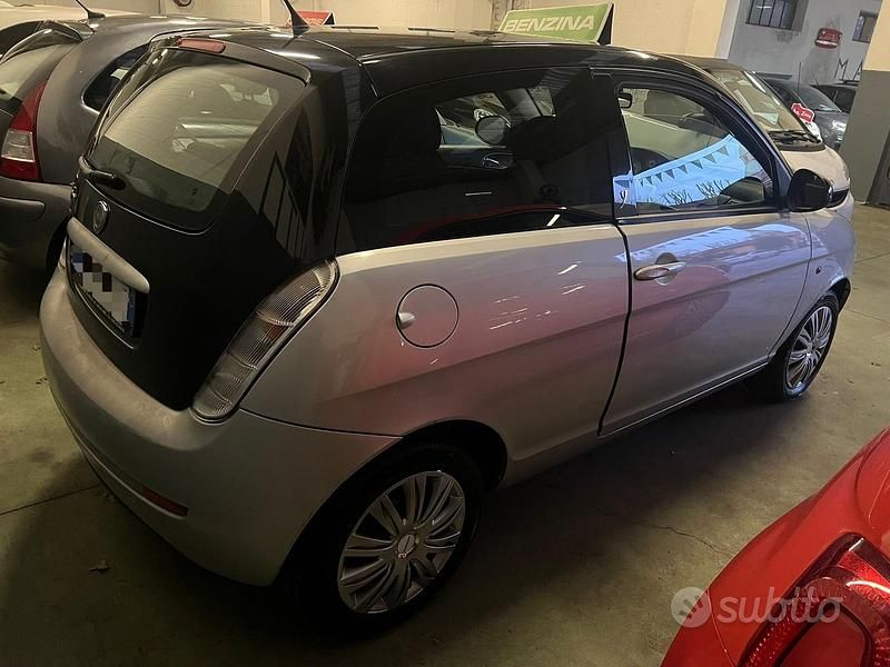 Usata Lancia Ypsilon 60 CV (44 kW) 2009 Grigio Utilitaria