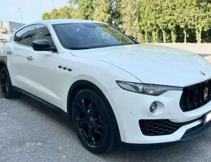 Usata Maserati Levante 349 CV (256 kW) 2021 Bianco SUV