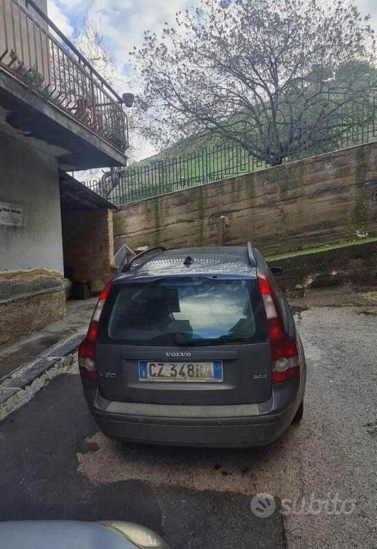 Grigio Usata 2006 Volvo V50 Momentum Station wagon | 900 € (Ottimo prezzo) - Immagine 1/4