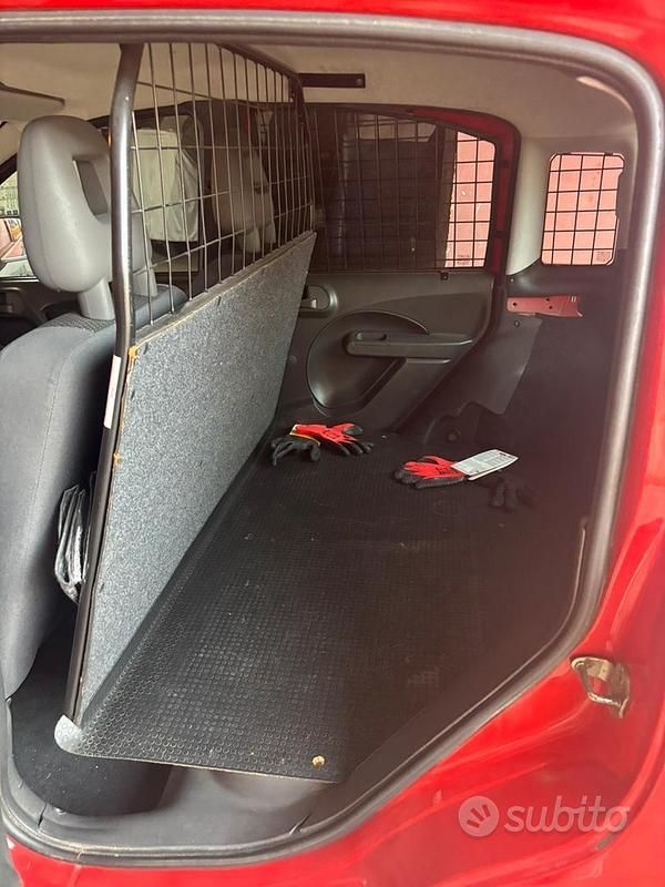 Usata Fiat Panda 69 CV (50 kW) 2010 Rosso Utilitaria