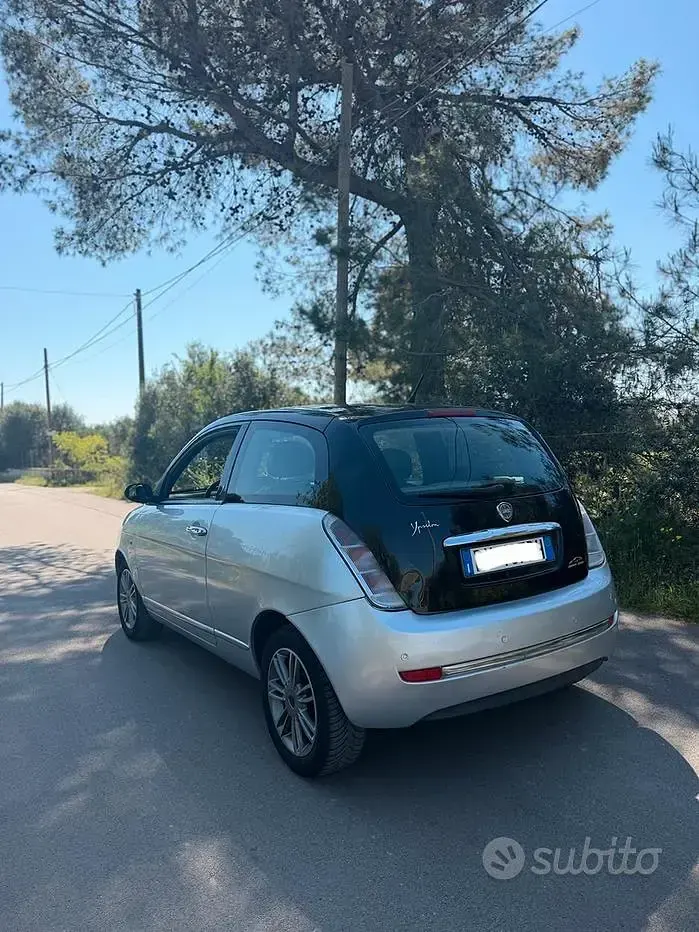 Usata Lancia Ypsilon 75 CV (55 kW) 2009 Grigio Utilitaria