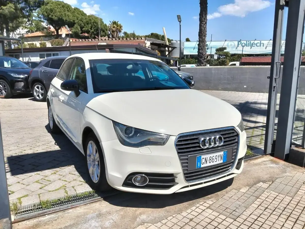 Usata Audi A1 Ambition 90 CV (66 kW) 2012 Beige Utilitaria