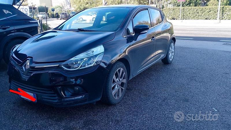Nero Usata 2018 Renault Clio IV Due volumi | 8150 € (Ottimo prezzo) - Immagine 1/4