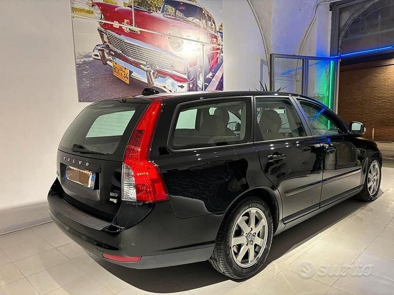 Usata Volvo V50 109 CV (80 kW) 2010 Nero Station wagon