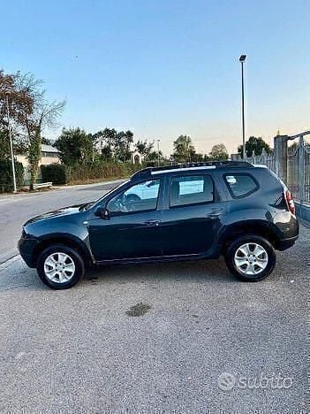 Usata Dacia Duster 101 CV (74 kW) 2014 Grigio Berlina