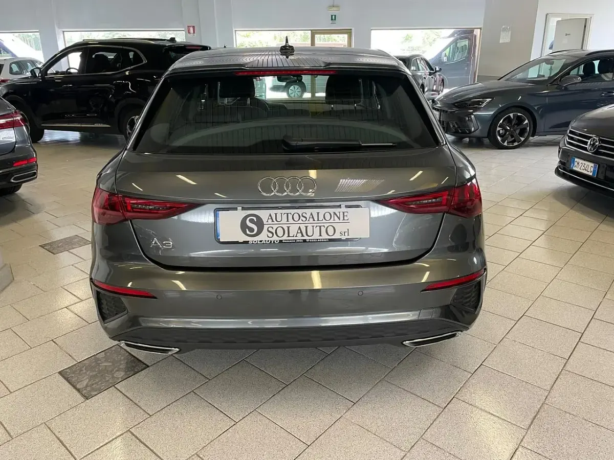 Usata Audi A3 S-Line 150 CV (110 kW) 2024 Grigio Berlina