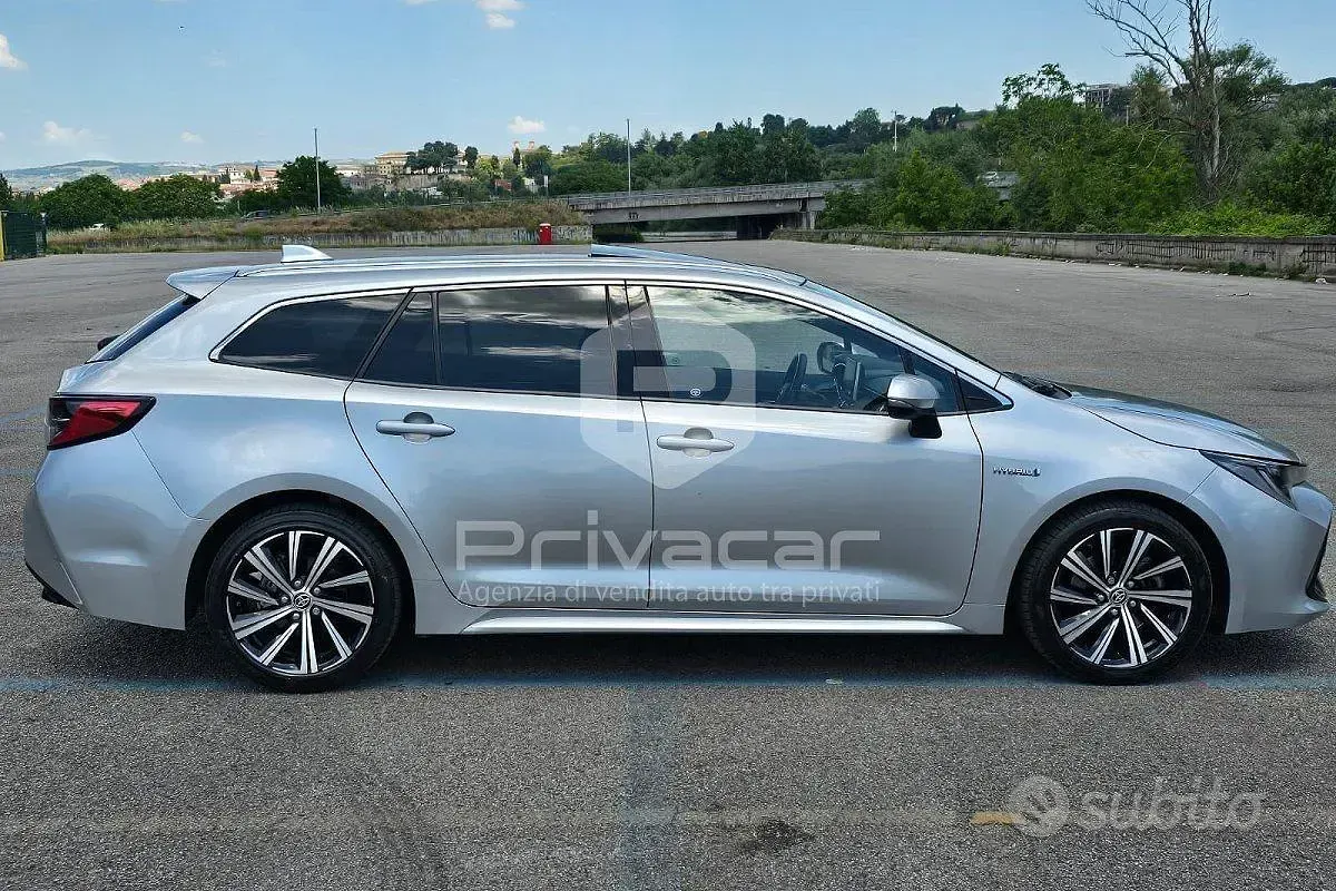 Usata Toyota Corolla Style 153 CV (112 kW) 2022 Grigio Station wagon