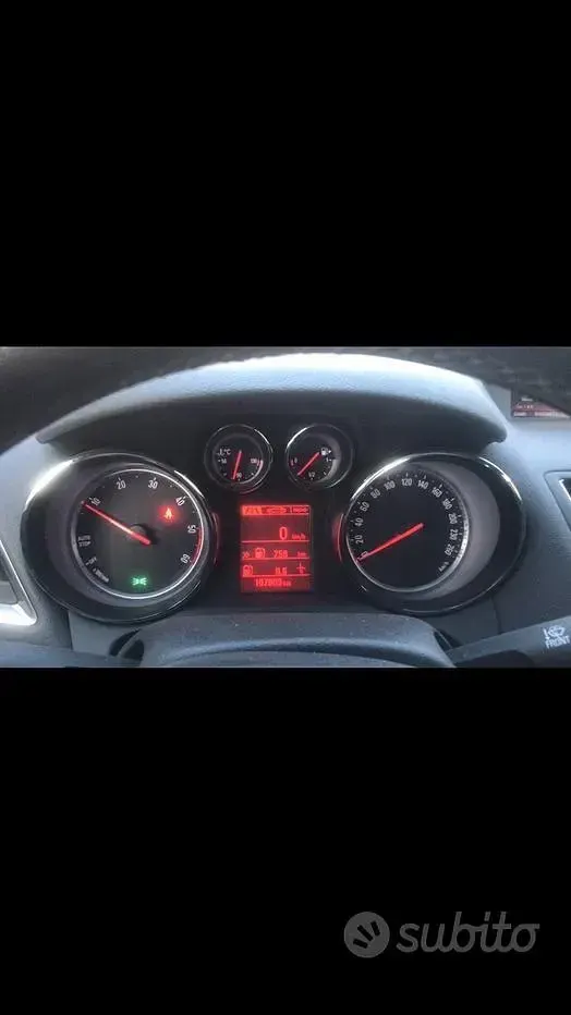 Usata Opel Mokka 136 CV (100 kW) 2015 Nero SUV