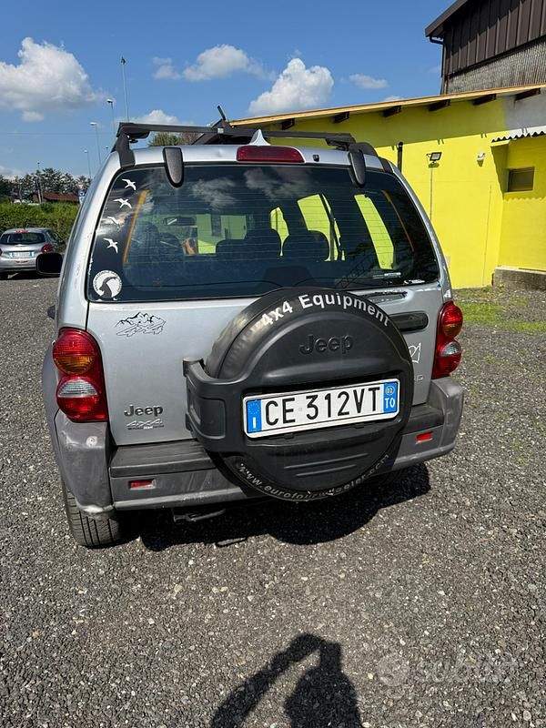 Usata Jeep Cherokee Sport 143 CV (105 kW) 2002 SUV