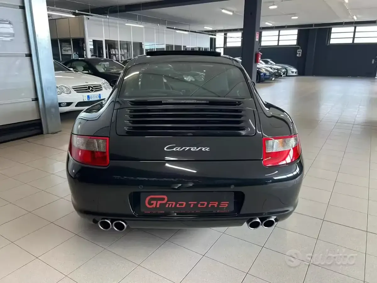 Usata Porsche 911 Carrera 325 CV (239 kW) 2005 Nero Coupé