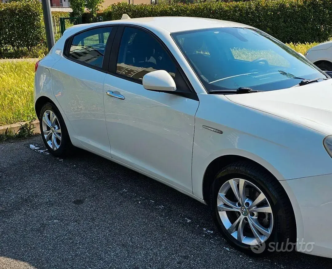 Usata Alfa Romeo Giulietta 109 CV (80 kW) 2013 Bianco Utilitaria