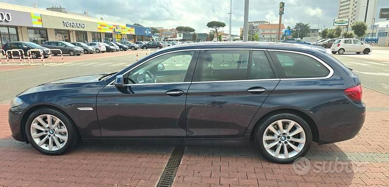 Usata BMW 525 Luxury Line 218 CV (160 kW) 2016 Blu Station wagon