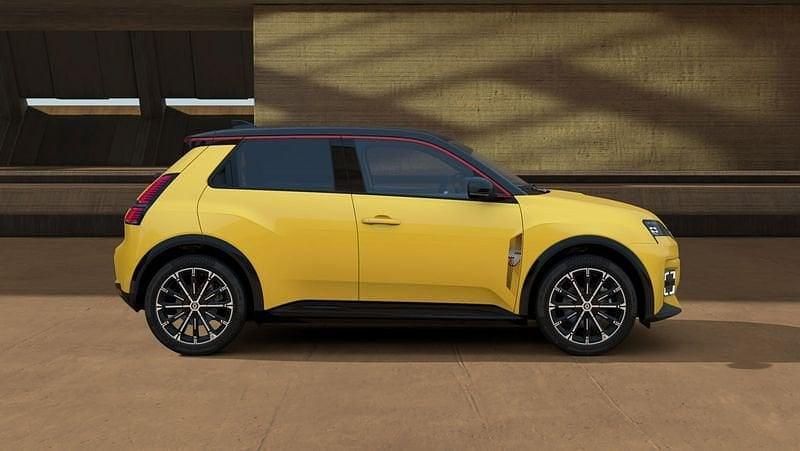Usata Renault 5 E-Tech Iconic 110 kW (150 CV) 2024 Berlina
