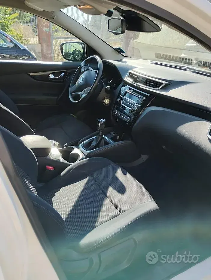 Usata Nissan Qashqai 110 CV (80 kW) 2016 Bianco SUV