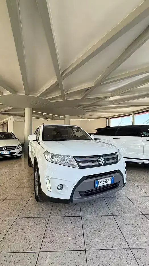 Usata Suzuki Vitara 120 CV (88 kW) 2018 Bianco SUV